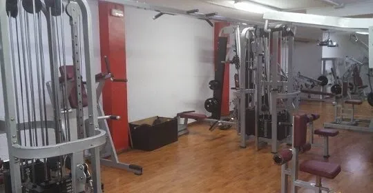 IRON GYM BY TONI GUTIERREZ en Badalona