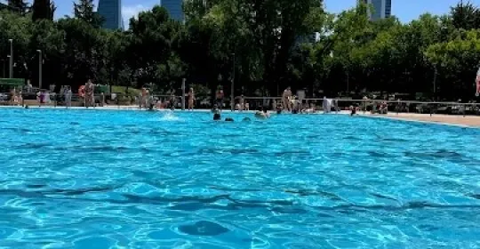 Piscina Barrio Pilar en Madrid