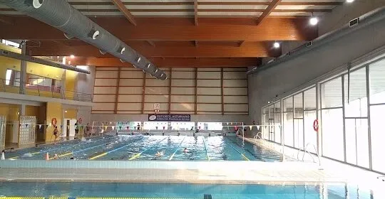 Piscina Climatizada de Llugones / Lugones en Lugones