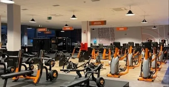 Basic-Fit Centro comercial bahía real en Maliaño