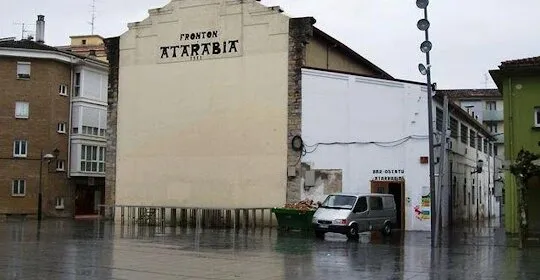 Frontón Atarrabia Pilotalekua en Pamplona