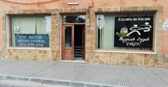 Escuela de karate Miguel Angel en Chiclana de la Frontera