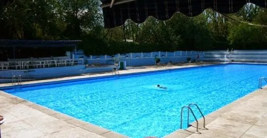 Fitness Place (Piscina Marbella) en Madrid