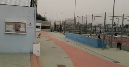 Complejo Deportivo tenis-pádel Los Llanos en Torrox