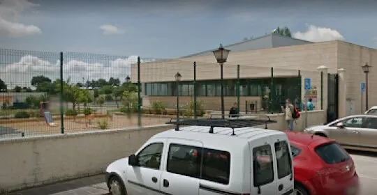 Piscina Cubierta y Gimnasio en Aracena