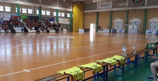 Centro Deportivo Municipal La Granja - gimnasio en Zaragoza