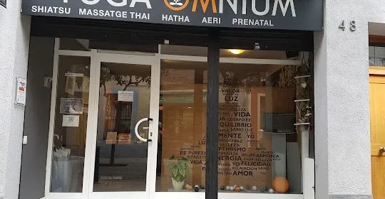 YOGA OMNIUM en Barcelona