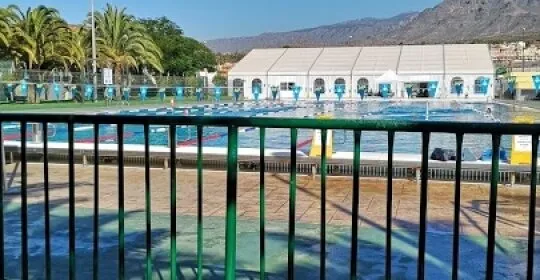 Piscina Municipal - public swiming pool 50 meters - gimnasio en Arona